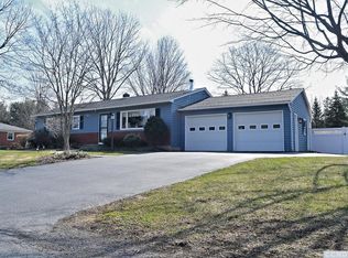 21 Berkshire Dr, Kinderhook, NY 12106