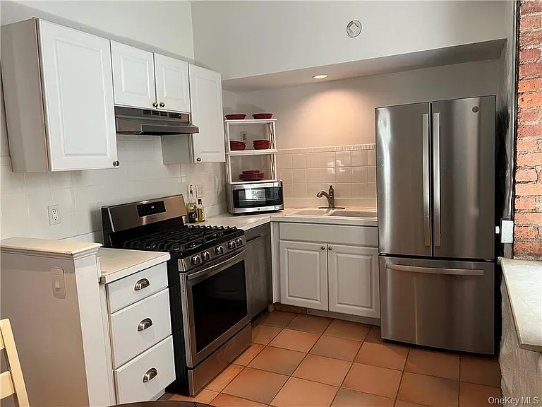 300 Ferdon Ave #2 — Photo 13