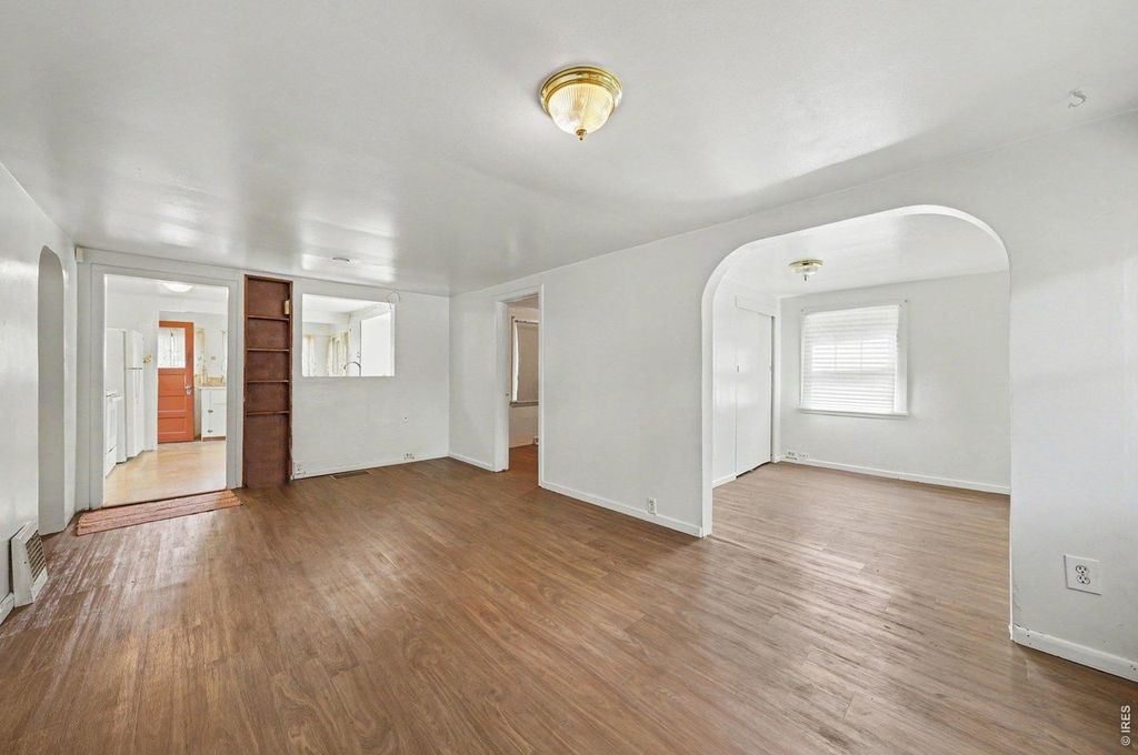 318 West St