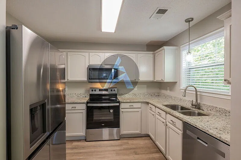 2 bed, 2.0 bath, 1967 sqft, $2,000 — Photo 4