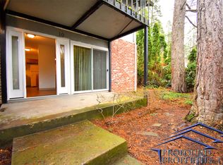 8745 SW Beaverton Hillsdale Hwy APT 10, Portland, OR 97225