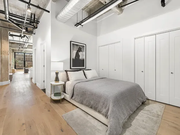 475 Kent Avenue image 4 of 10