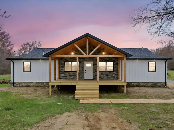 3356 Harlansburg Rd, New Castle, PA 16101