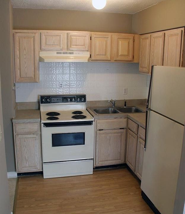 Eat-in Kitchen