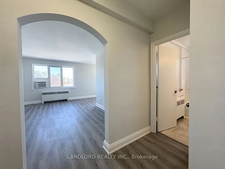 36 Wood Glen Rd #301 — Photo 6
