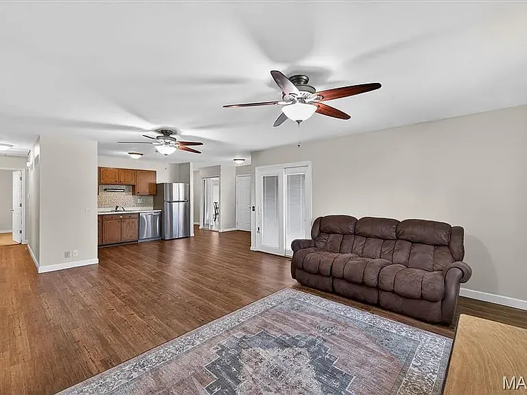 2250 Loveland Dr — Photo 4