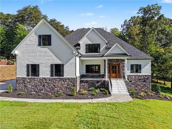 7640 Crossing Ridge Dr, Belews Creek, NC 27009