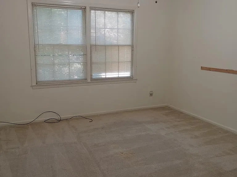 2243 Oakgrove Cir — Photo 37