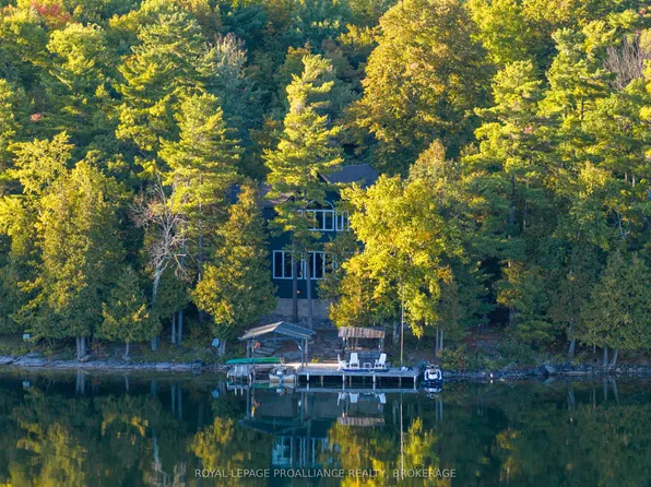 441B Maccomish Ln, South Frontenac, ON K0H 2L0