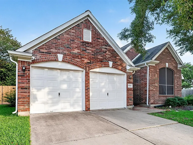 17303 Kenton Crossing Ln — Photo 4