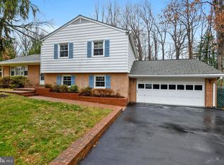 7728 Oak St, Falls Church, VA 22043