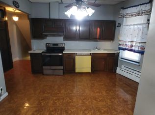 2349 S 10th St #2, Philadelphia, PA 19148