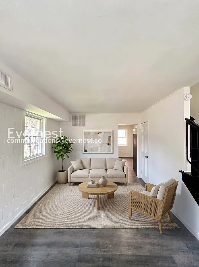 2 bed, 1.0 bath, 840 sqft, $1,595 — Photo 2