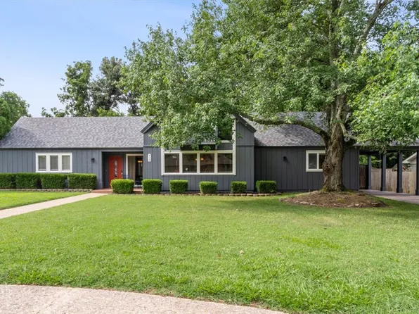 912 W Elgin St, Siloam Springs, AR 72761