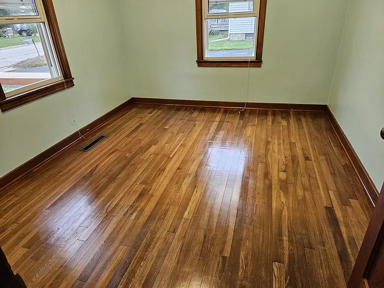 136 Charles Ave — Photo 12