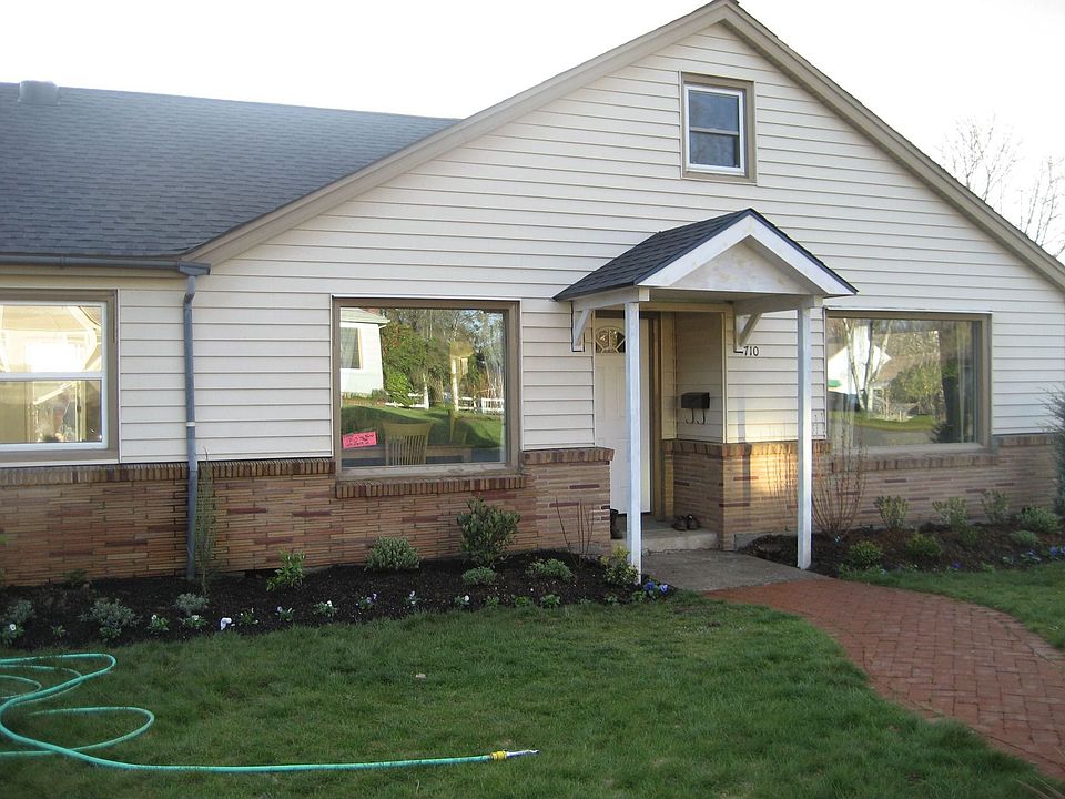 2nd image of 1710 Van Buren St