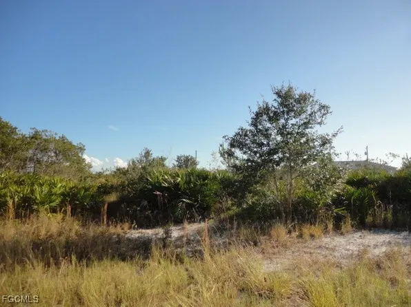 2903 72nd St W, Lehigh Acres, FL 33971