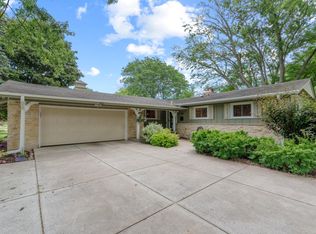 601 Grand Ave, Thiensville, WI 53092