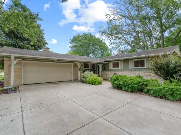 601 Grand AVENUE, Thiensville, WI 53092