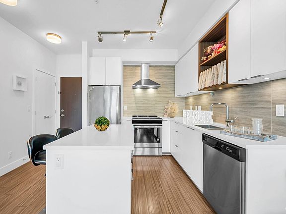 4th image of 5355 Lane St Penthouse 13