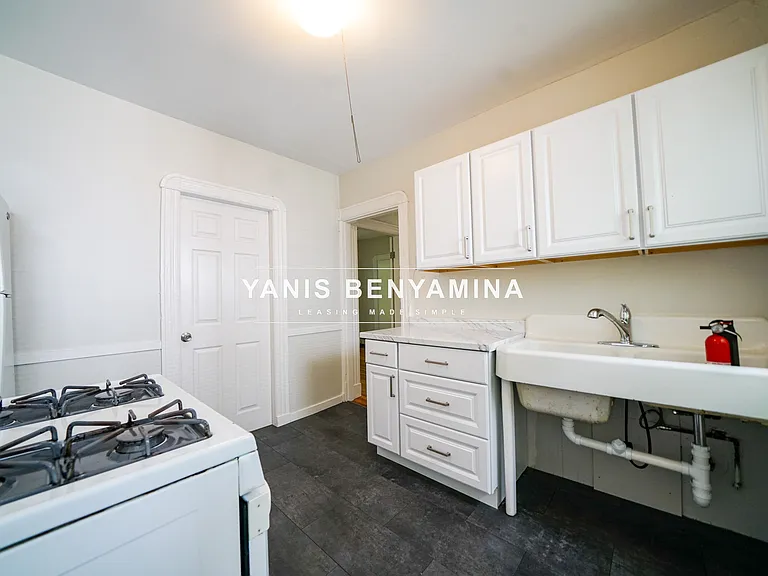 503 Franklin St #2 — Photo 5