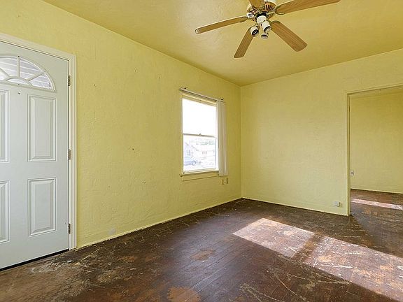 4th image of 215 Alvarado St