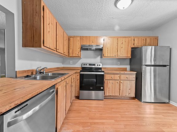 3rd image of 81 Westecunk Drive