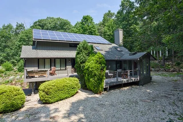 329 Glen Rd — Photo 9