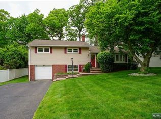 26 Crestmont Rd, Little Falls, NJ 07424