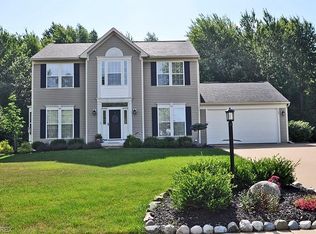 5152 Chapman Ave, Sheffield Village, OH