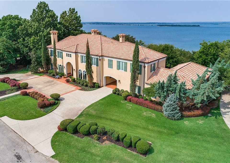 1st image of 119 Crescent Cove Dr