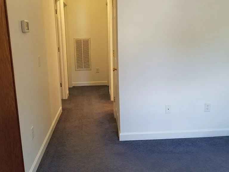 Hallway to bedrooms.