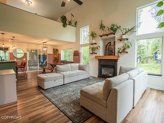 3rd image of 1110 W Sunrise Mountain Cir