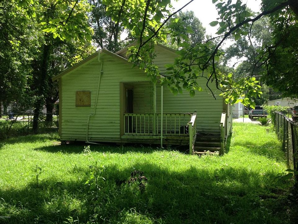 2nd image of 636 East St
