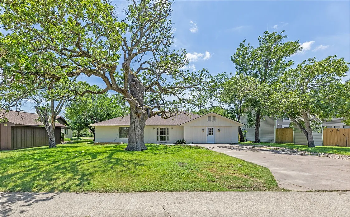 4 bed, 2369 sqft, $2,200 — Photo 3