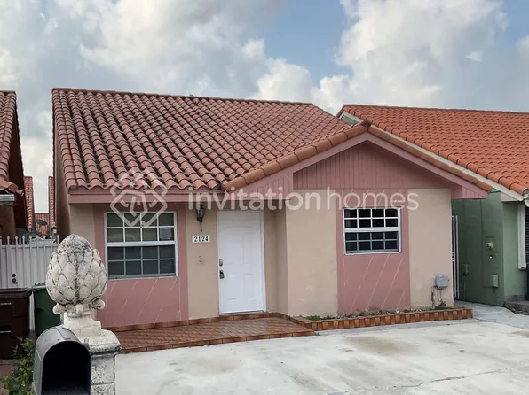 2124 W 54th St, Hialeah, FL 33016