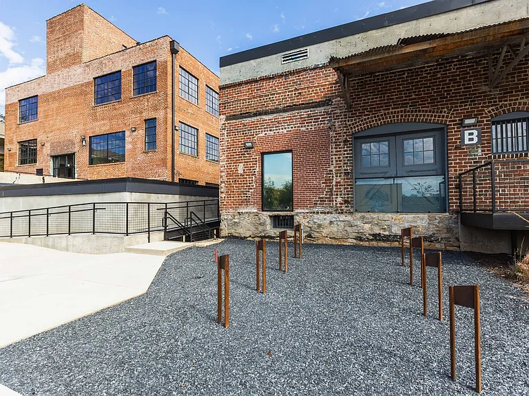 Lofts At Abrams Fixtures — Photo 8