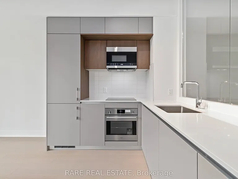 322 Dupont St #305 — Photo 3