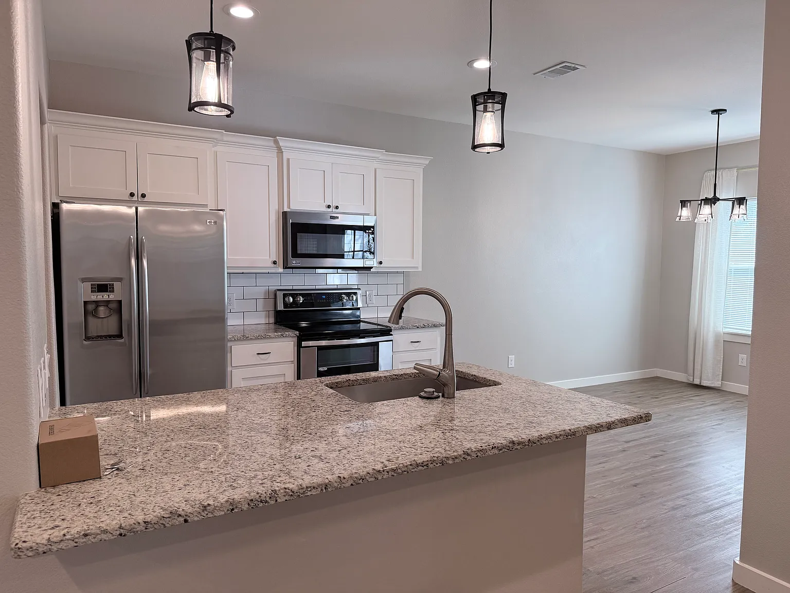 3 bed, 1236 sqft, $1,650 — Photo 4