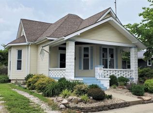 221 NE 10th St, Washington, IN 47501