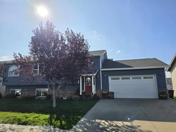 520 Highlands Ave, Dickinson, ND 58601