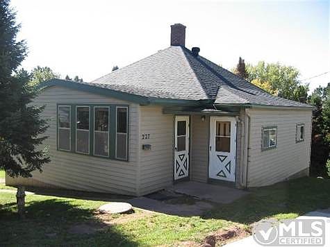 1st image of 227 Kennedy St