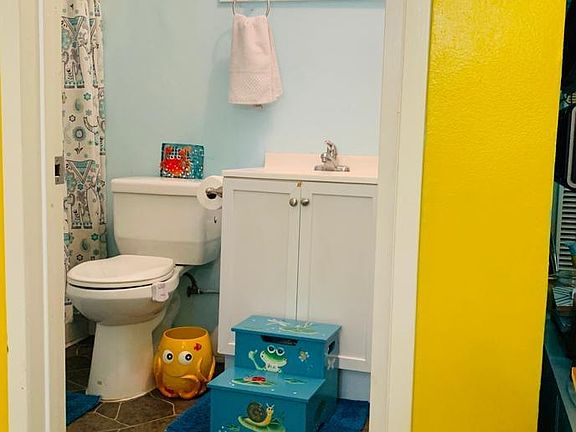 5th image of 3990 S Normandie Ave #1/4