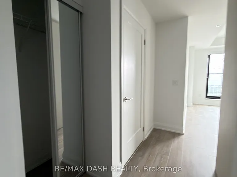 20 Soudan Ave #3611 — Photo 7