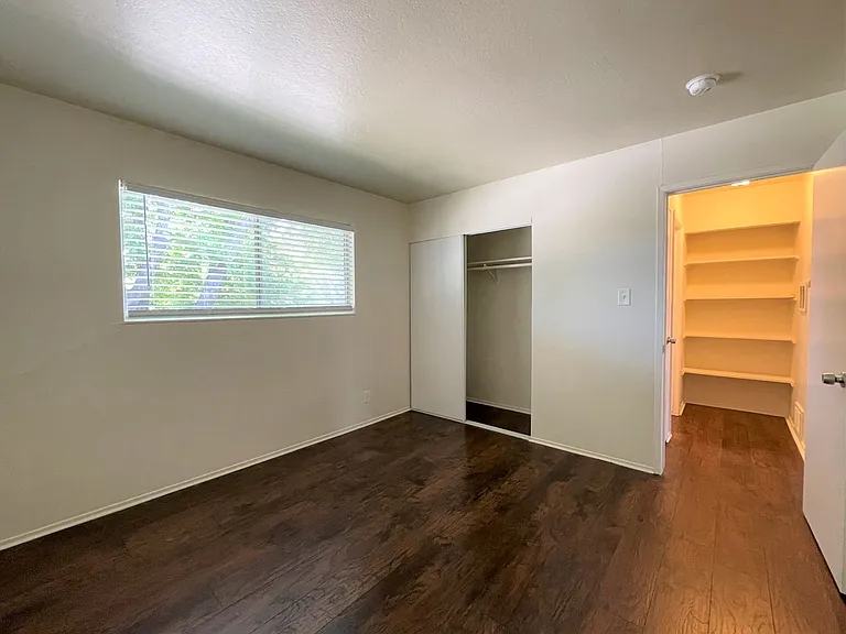 Lincoln Courtyards at 531 Glendora Avenue — Photo 17