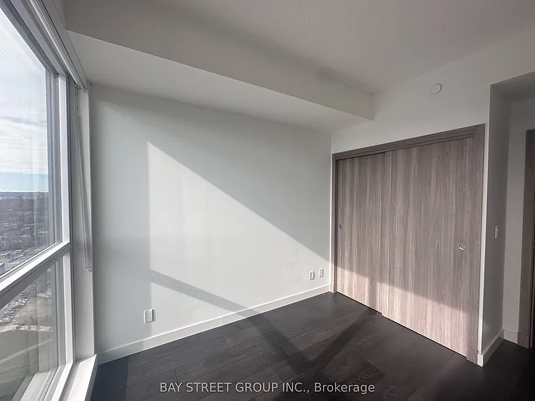 27 McMahon Dr #3206 — Photo 10