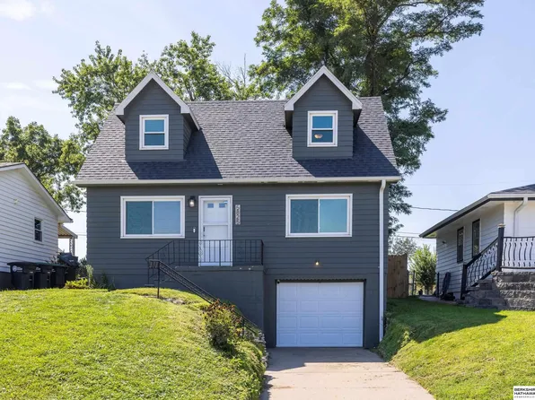 5825 N St, Omaha, NE 68117