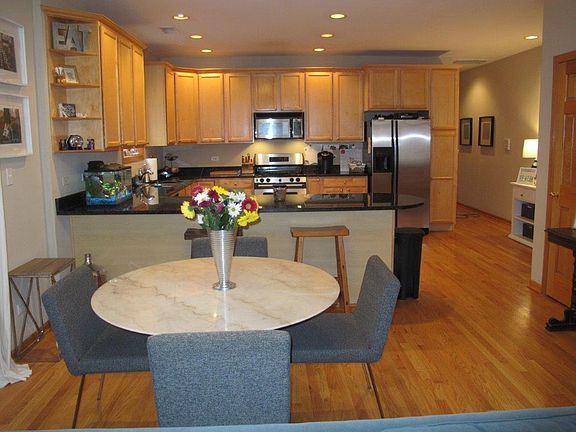 2nd image of 4335 N Ashland Ave APT 2