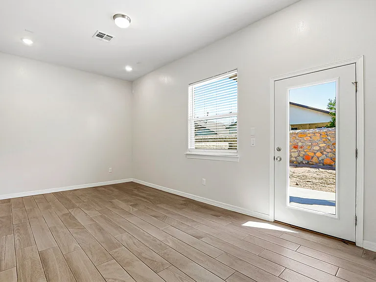 649 La Entrada Cir — Photo 15