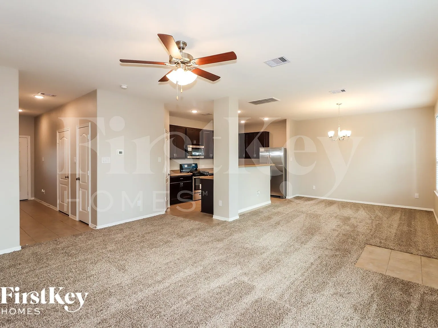 3 bed, 2.5 bath, 1960 sqft, $2,170 — Photo 3